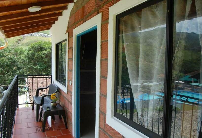 Люкс, Hosteria Puerta Del Nus