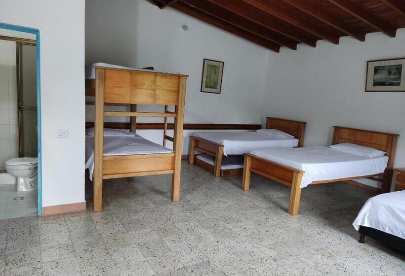 Семейный Номер, Hosteria Puerta Del Nus