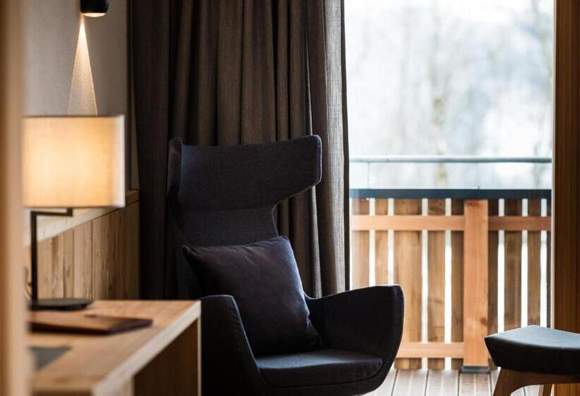 Студия Deluxe, Hindenburglinde