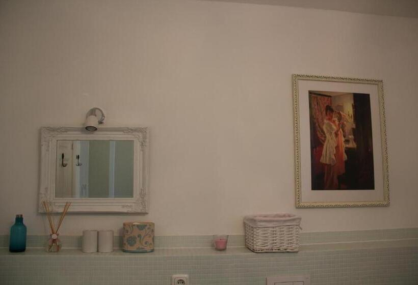 اتاق استاندارد, Lili Marleen