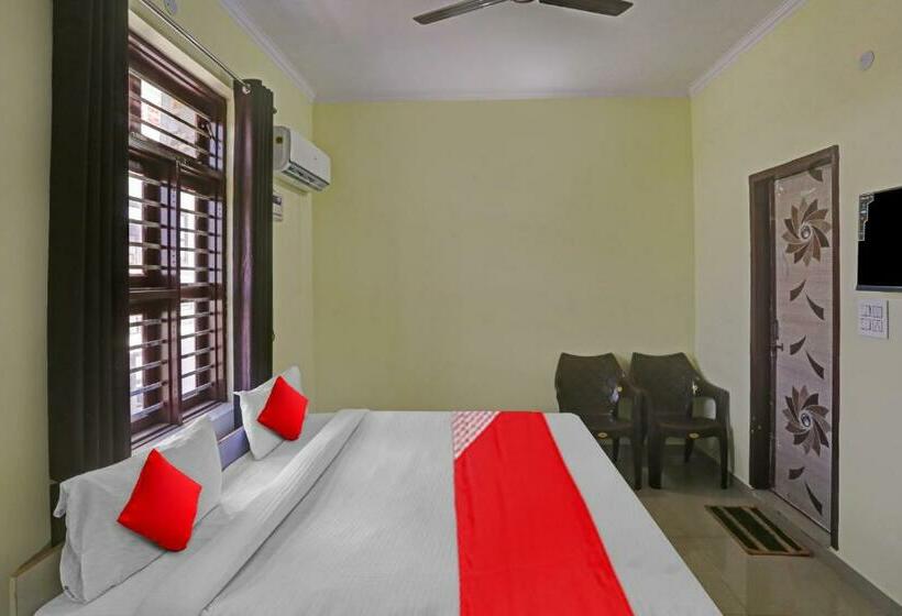 اتاق کلاسیک سه تخته, Flagship Hotel Krishna Palace