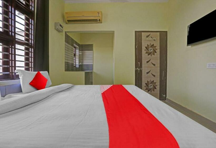اتاق کلاسیک سه تخته, Flagship Hotel Krishna Palace