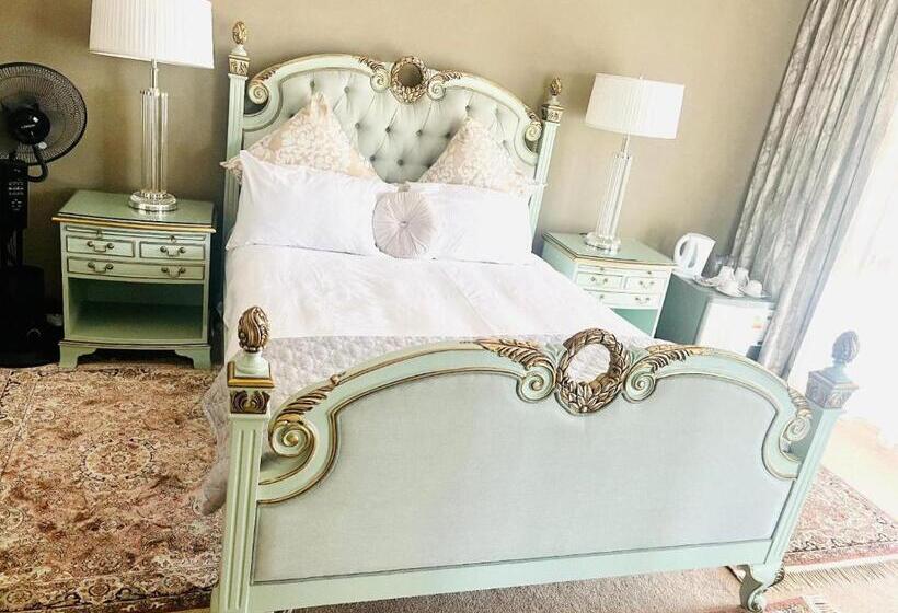 اتاق لوکس, Bophirima Boutique