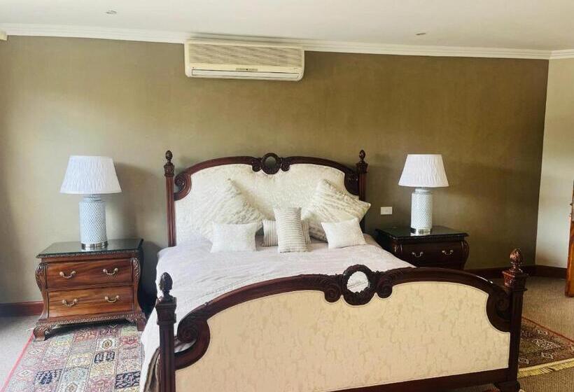 اتاق لوکس, Bophirima Boutique