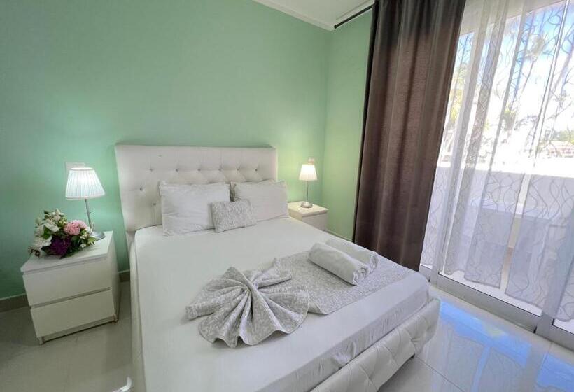 سوییت, Vacation Studios With Rooftop Pool, Beach Club, Restaurants   Playa Los Corales