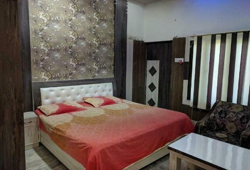 Quarto Superior, Ivy, Talwara