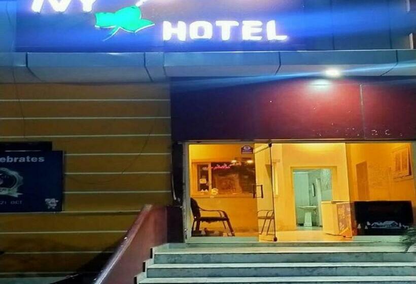 Quarto Superior, Ivy, Talwara