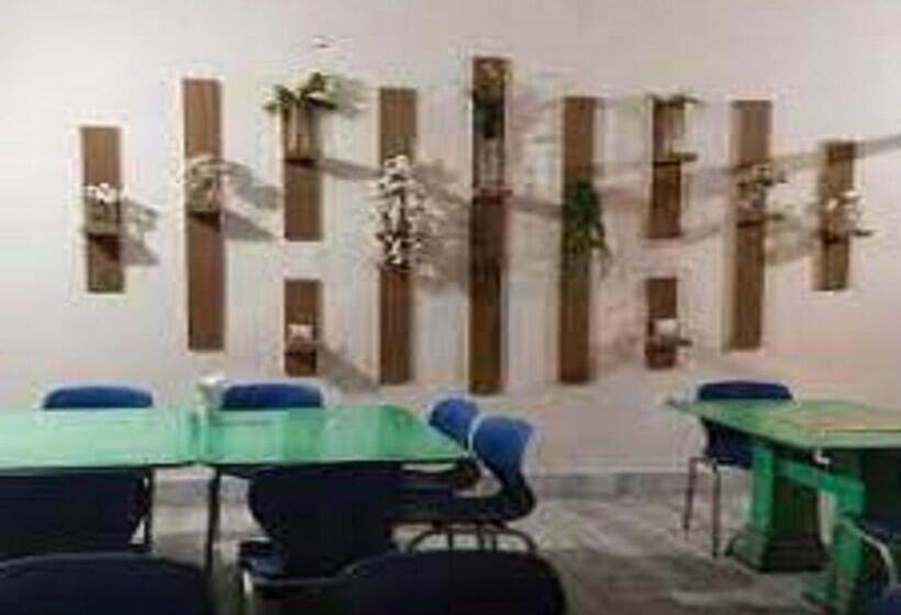 Quarto Superior, Ivy, Talwara