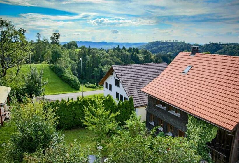 اتاق استاندارد با سرویس بهداشتی مشترک, Gasthaus Freihof