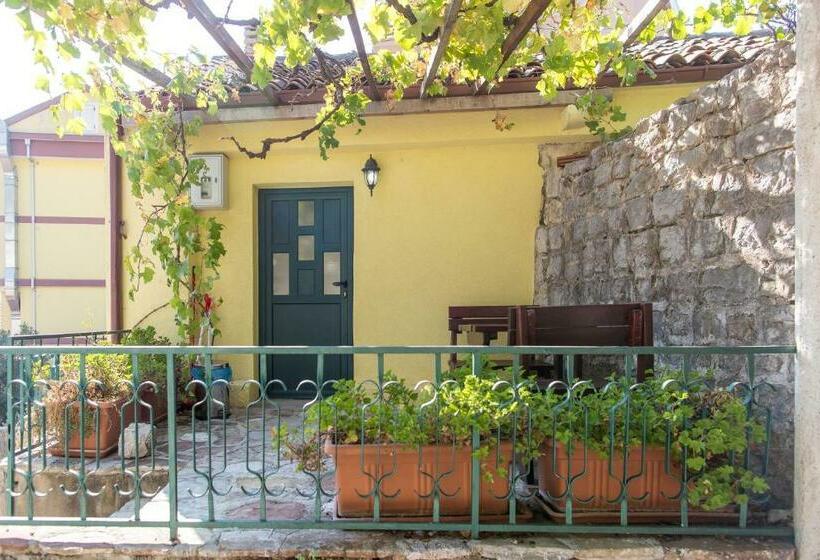 آپارتمان 1 خوابه, Apartments Kole