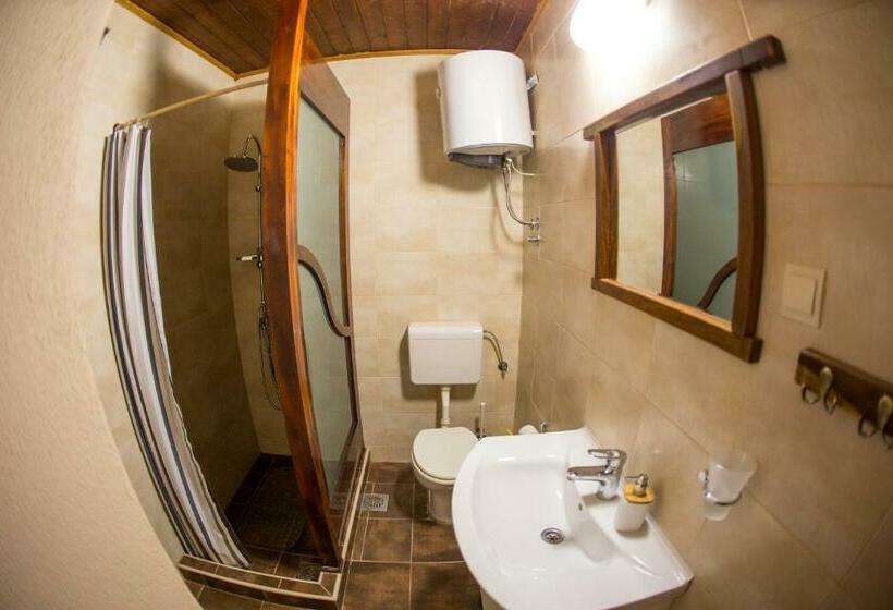 آپارتمان 1 خوابه, Apartments Kole