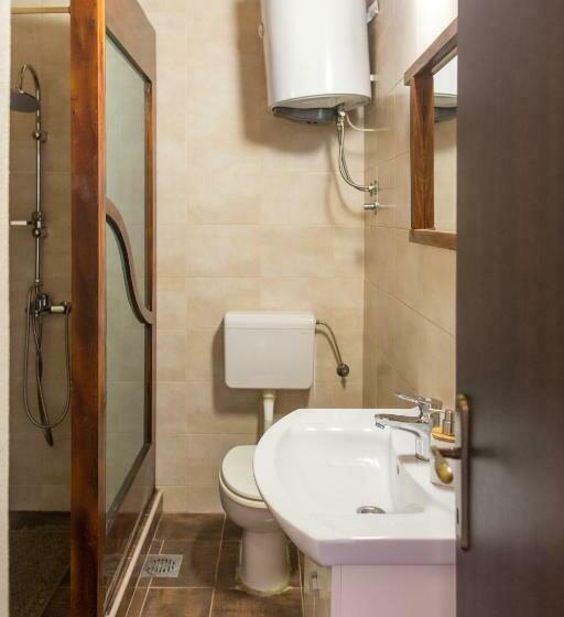آپارتمان 1 خوابه, Apartments Kole