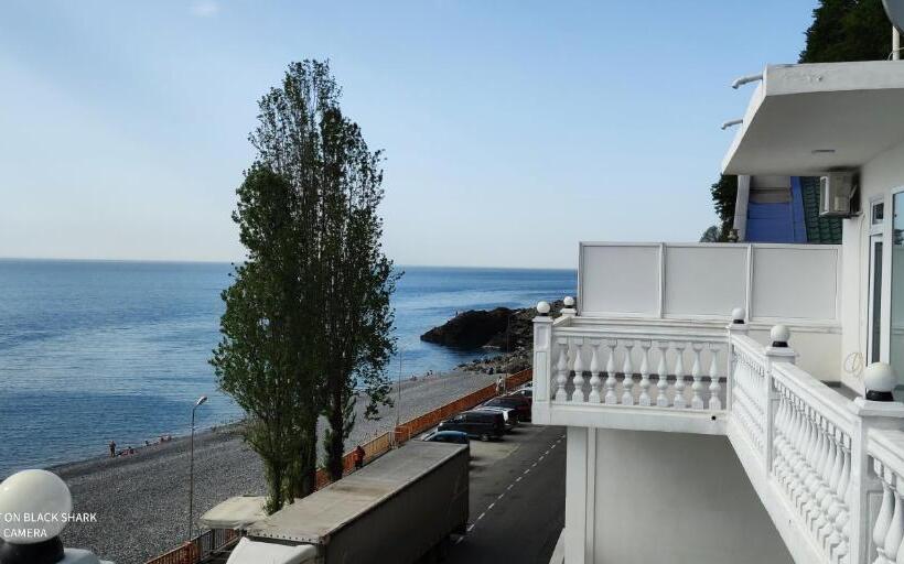اتاق خانوادگی با چشم‌انداز دریا, Guest House Palma