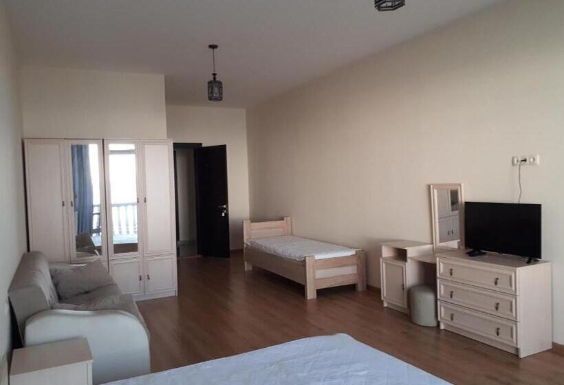 اتاق استاندارد چهار تخته با چشم‌انداز دریا, Guest House Palma