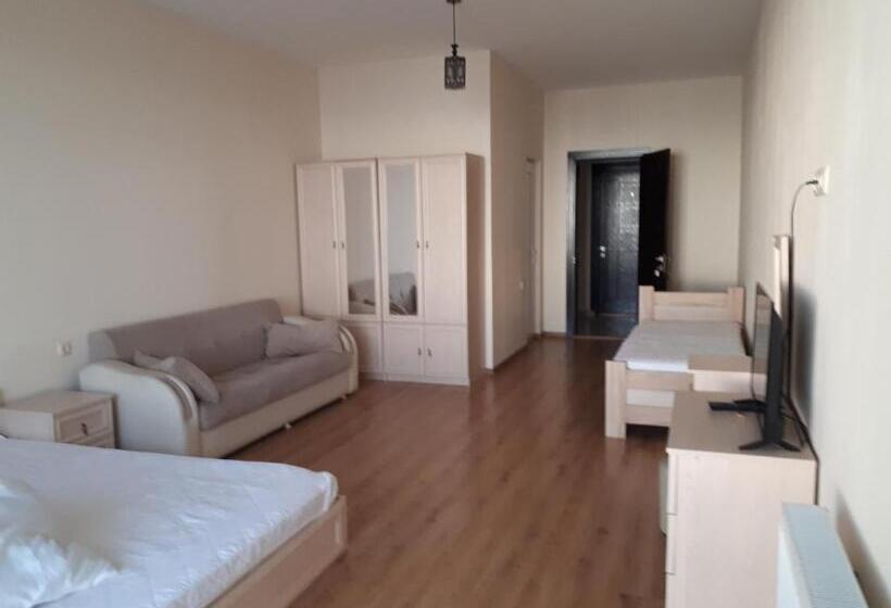 اتاق استاندارد چهار تخته با چشم‌انداز دریا, Guest House Palma