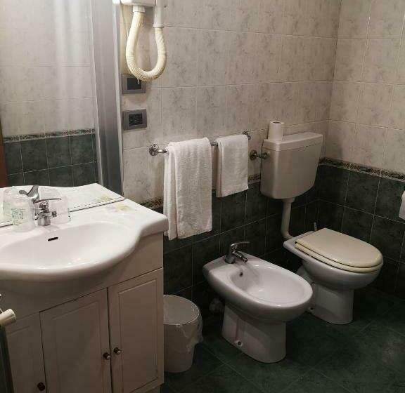 اتاق استاندارد یک نفره, Cavour Resort