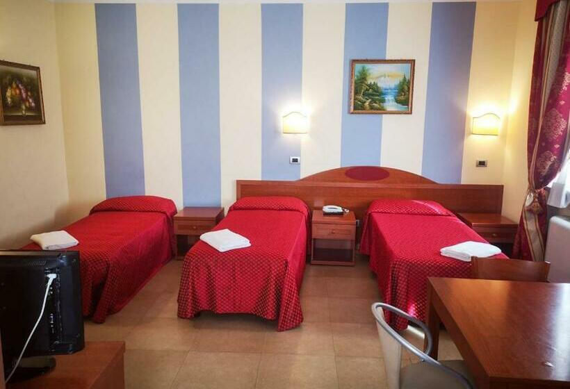 اتاق استاندارد سه نفره, Cavour Resort