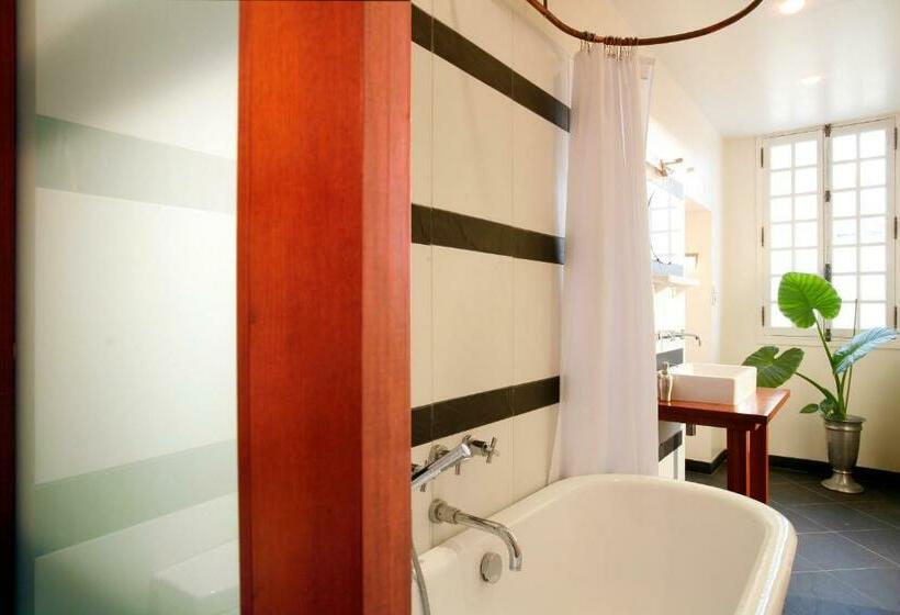 Номер Стандарт Совместная Ванная, La Porte Rouge  The Red Door Inn