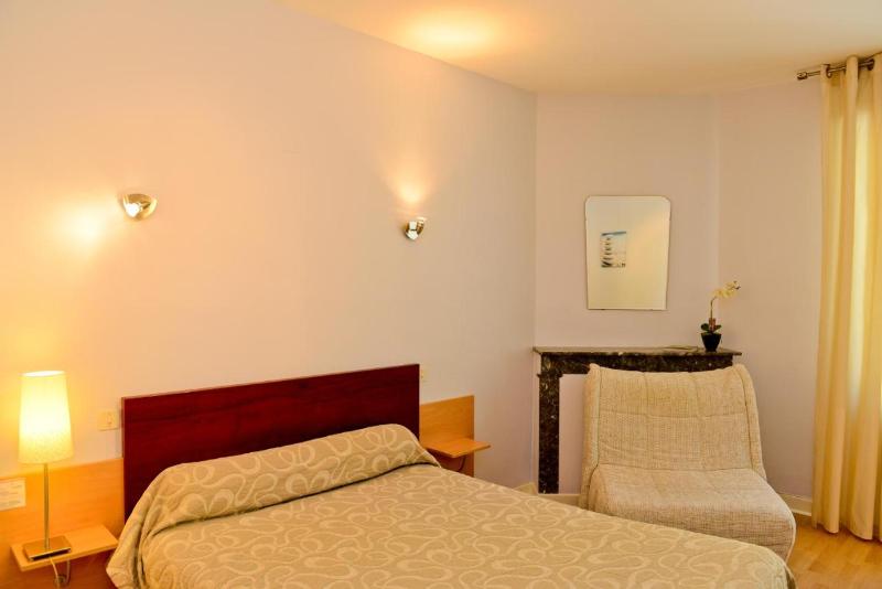 Трехместный Номер Superior, Logis Hôtel L Amandier