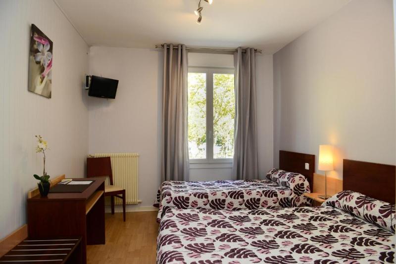 Номер Стандарт Трехместный, Logis Hôtel L Amandier