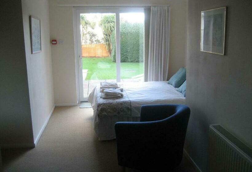 Chambre Familiale, Priory Lodge