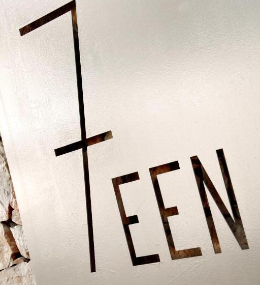 小型套房, Seventeen