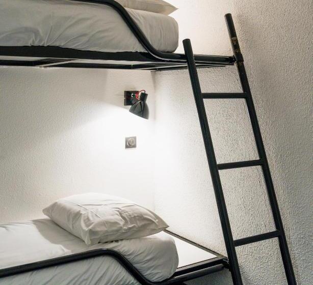 اتاق استاندارد چهار تخته, The Originals Access, Hôtel Limoges Nord
