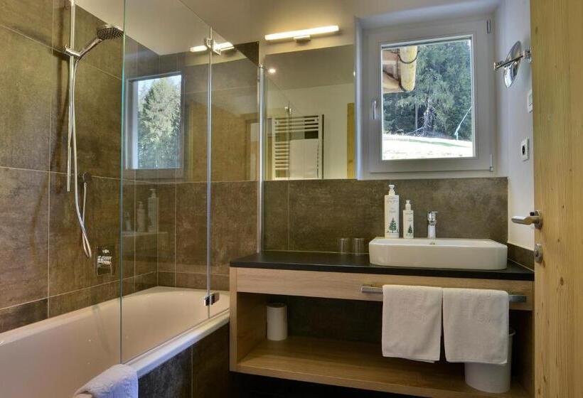 اتاق استاندارد با چشم‌انداز باغ, Alpine Hotel Gran Foda