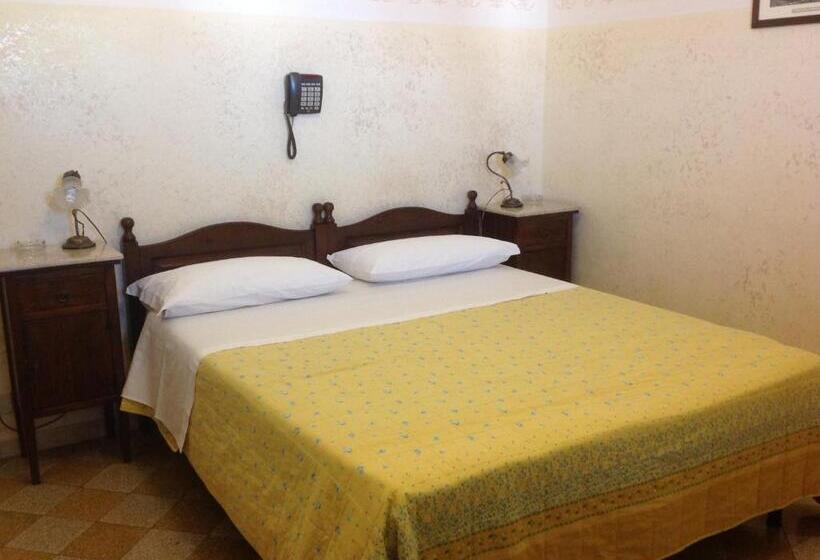 اتاق استاندارد, Albergo Cavour