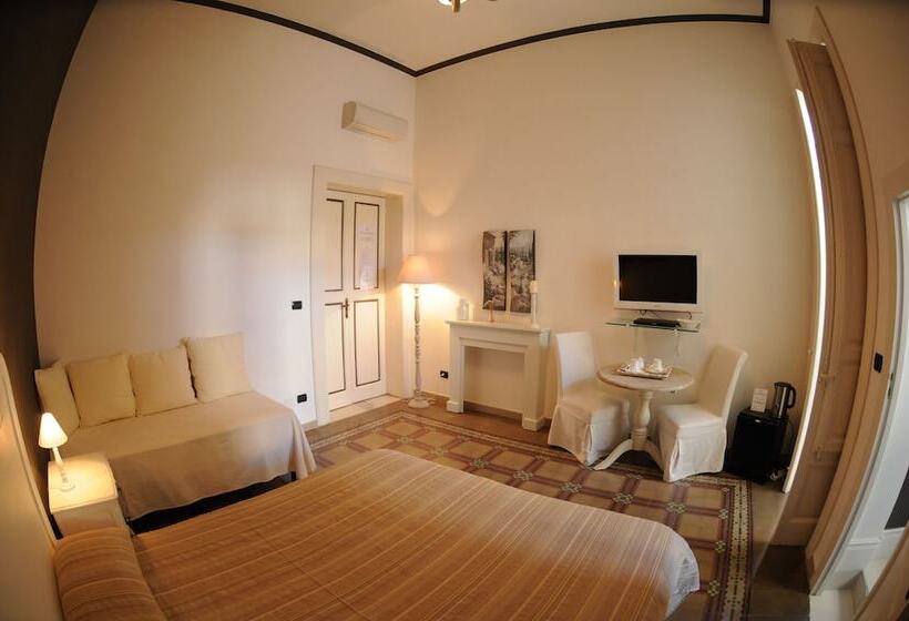 اتاق استاندارد سه نفره, Casa Blanca
