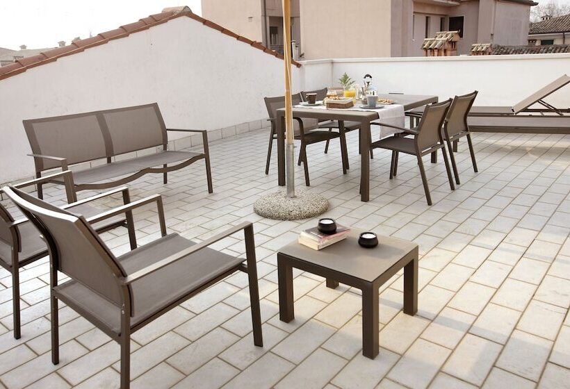 Апартаменты 2 Спальни с Террасой, Mariposa Apartments