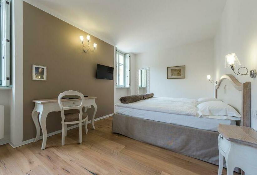 Romantic Room, Villa Italia Luxury Suites And Apartments