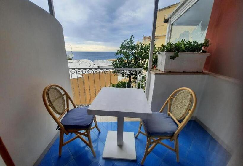 Quarto Estandar Vista Mar Lateral, Villa La Tartana