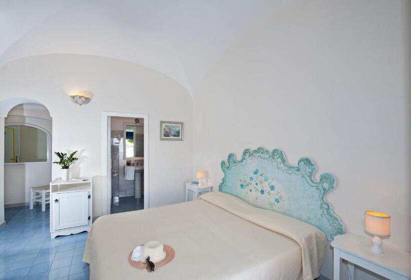 Quarto Estandar Vista Mar Lateral, Villa La Tartana