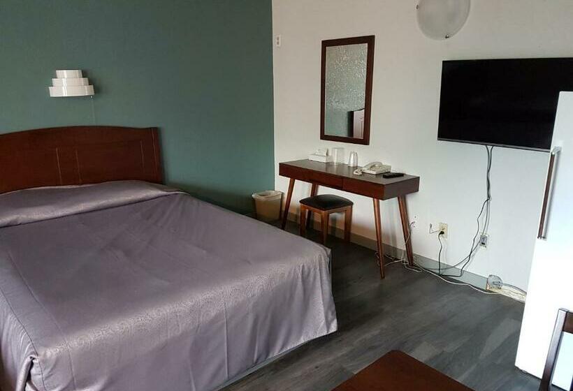 标准间, Alpine Inn