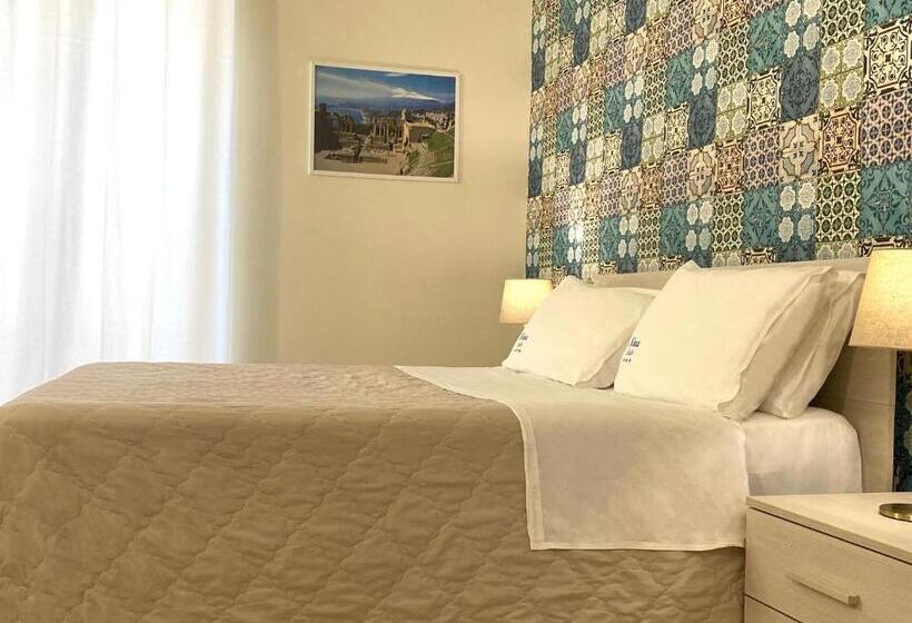 Четырехместный Номер Стандарт с Балконом, Nina B&b