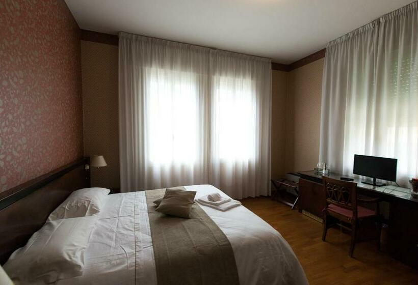 اتاق استاندارد, Villa Lussana