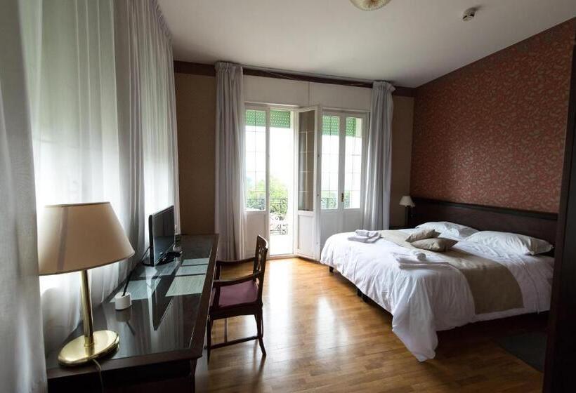 اتاق لوکس با بالکن, Villa Lussana