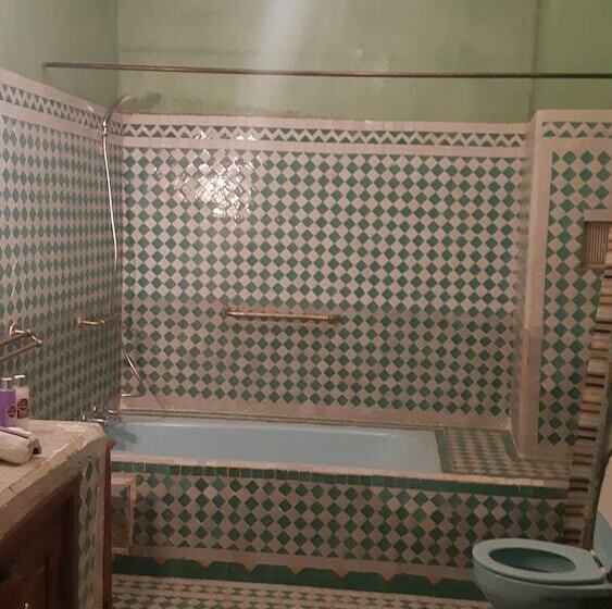 Habitación Estándar, Riad Lakhdar