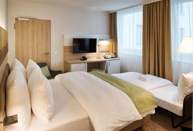 اتاق استاندارد با تخت دو نفره بزرگ, Holiday Inn Frankfurt Airport, An Ihg
