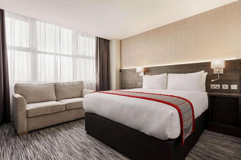اتاق استاندارد با تخت دو نفره بزرگ, Holiday Inn Frankfurt Airport, An Ihg