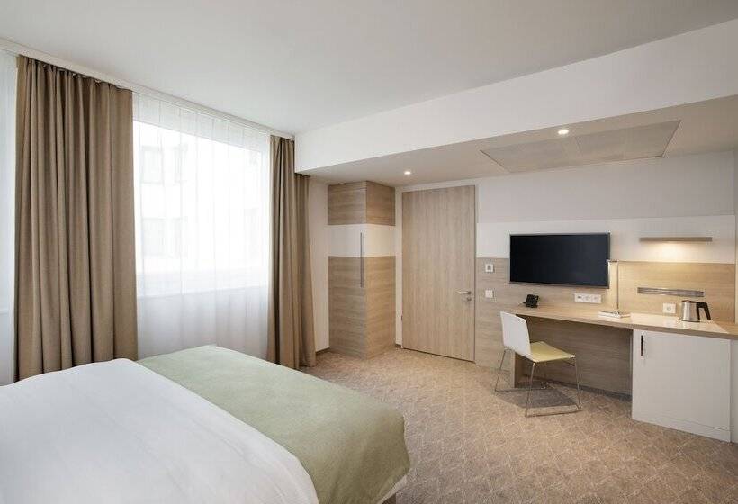 اتاق استاندارد با تخت دوبل, Holiday Inn Frankfurt Airport, An Ihg