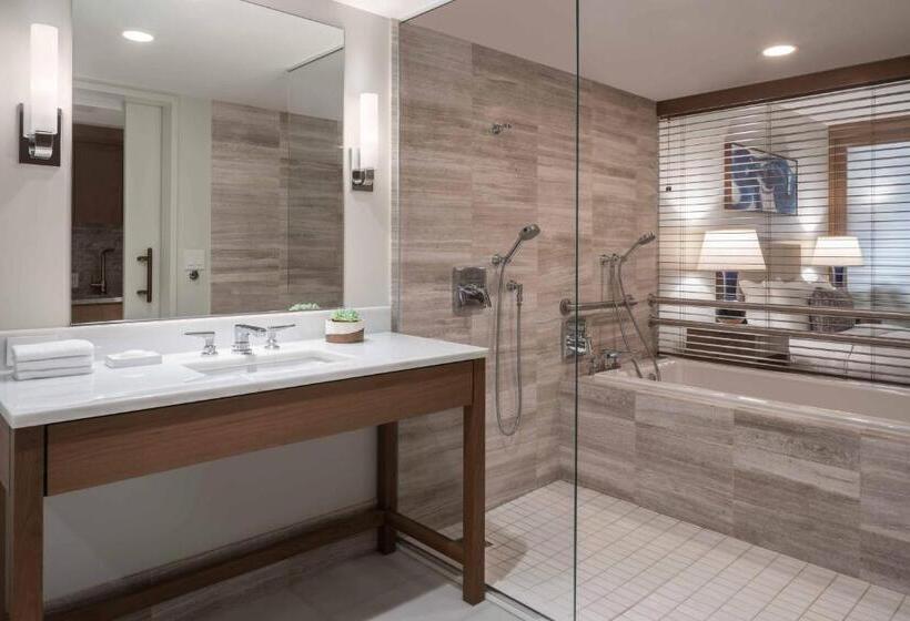 Номер Deluxe Вид на Море, The Ritzcarlton Residences, Waikiki Beach