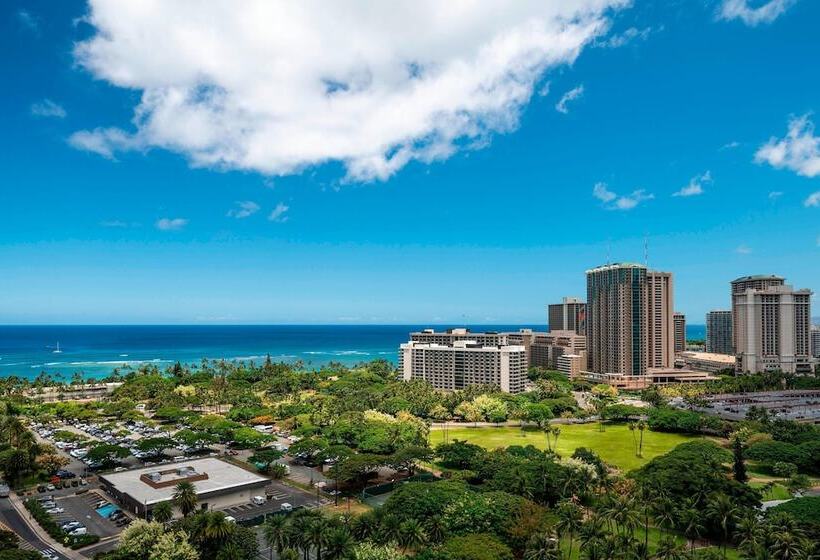 Номер Deluxe Вид на Море, The Ritzcarlton Residences, Waikiki Beach
