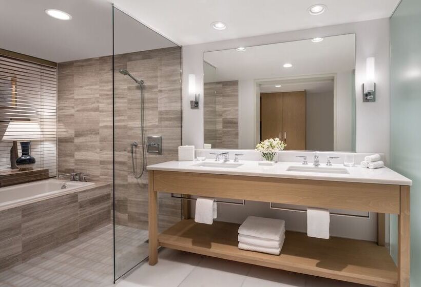 Номер Deluxe Вид на Море, The Ritzcarlton Residences, Waikiki Beach