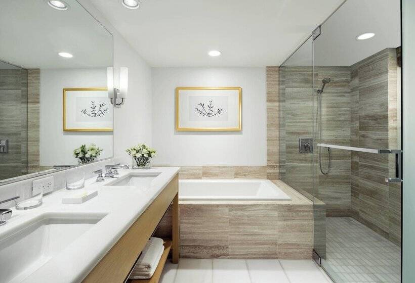 Люкс Deluxe Вид на Море, The Ritzcarlton Residences, Waikiki Beach