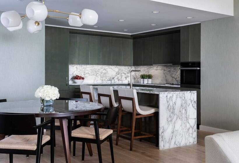 Люкс Premium 3 Спальни, The Ritzcarlton Residences, Waikiki Beach