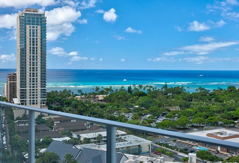 Номер Deluxe Вид на Море, The Ritzcarlton Residences, Waikiki Beach