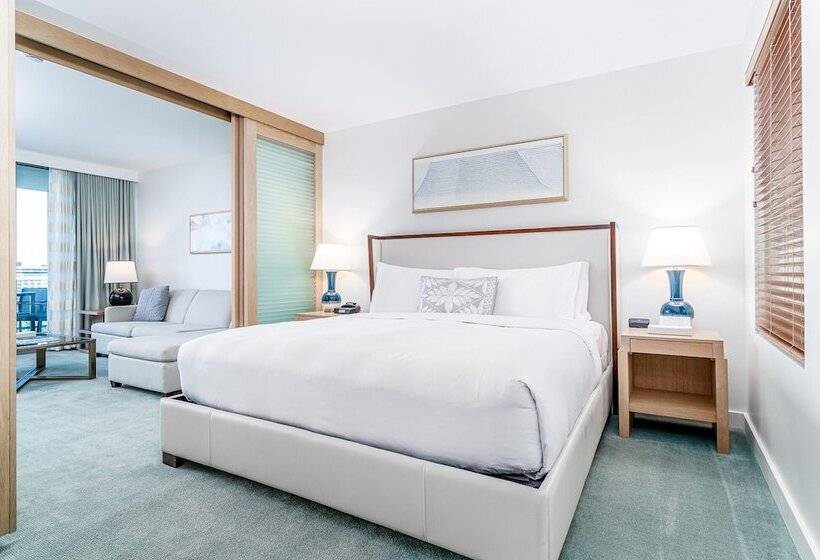 Люкс Deluxe Вид на Море, The Ritzcarlton Residences, Waikiki Beach