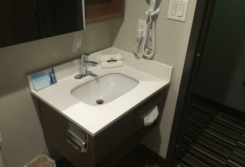 Номер Стандарт, Microtel Inn & Suites By Wyndham Kirkland Lake
